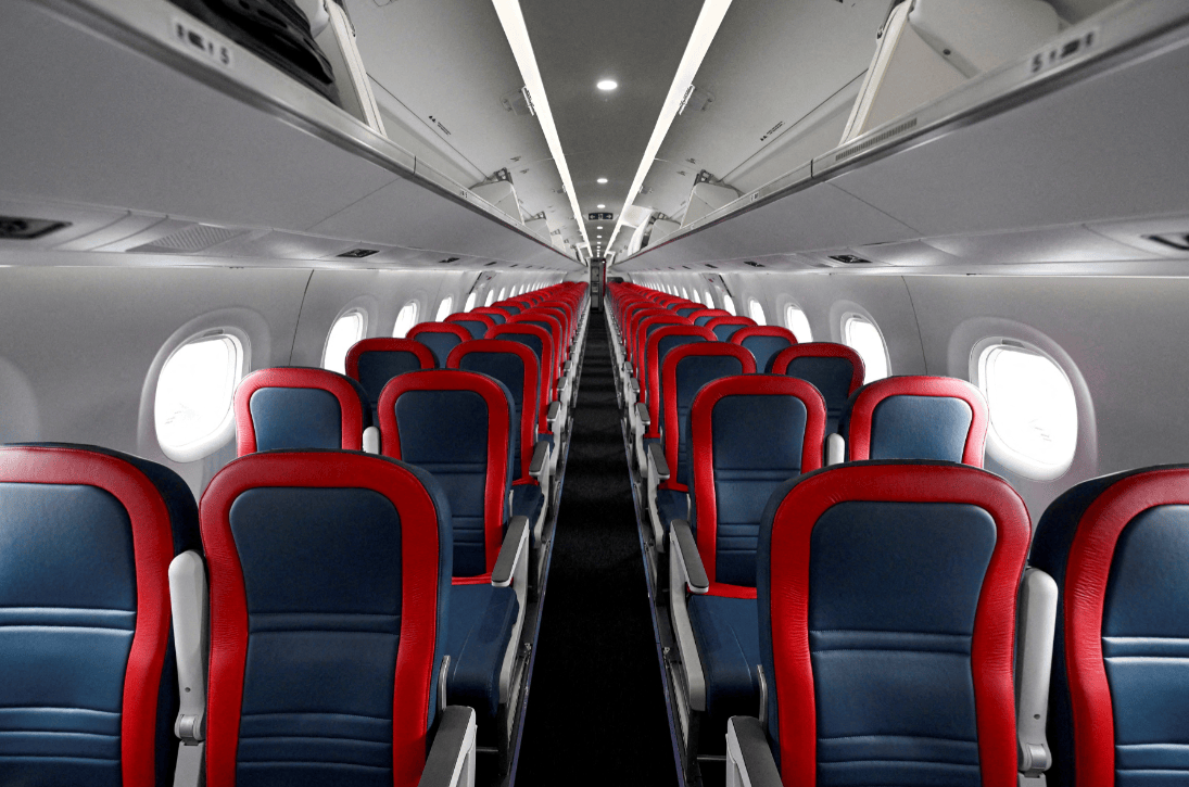 Interior de aeronave Embraer E190 -E2 durante feira do setor aéreo em Cingapura (REUTERS/Caroline Chia)

