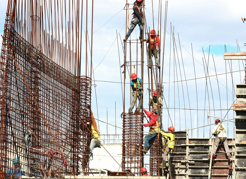 Trabalhadores em ambiente de construção. (Foto: Josue Isai Ramos Figueroa/Unsplash)