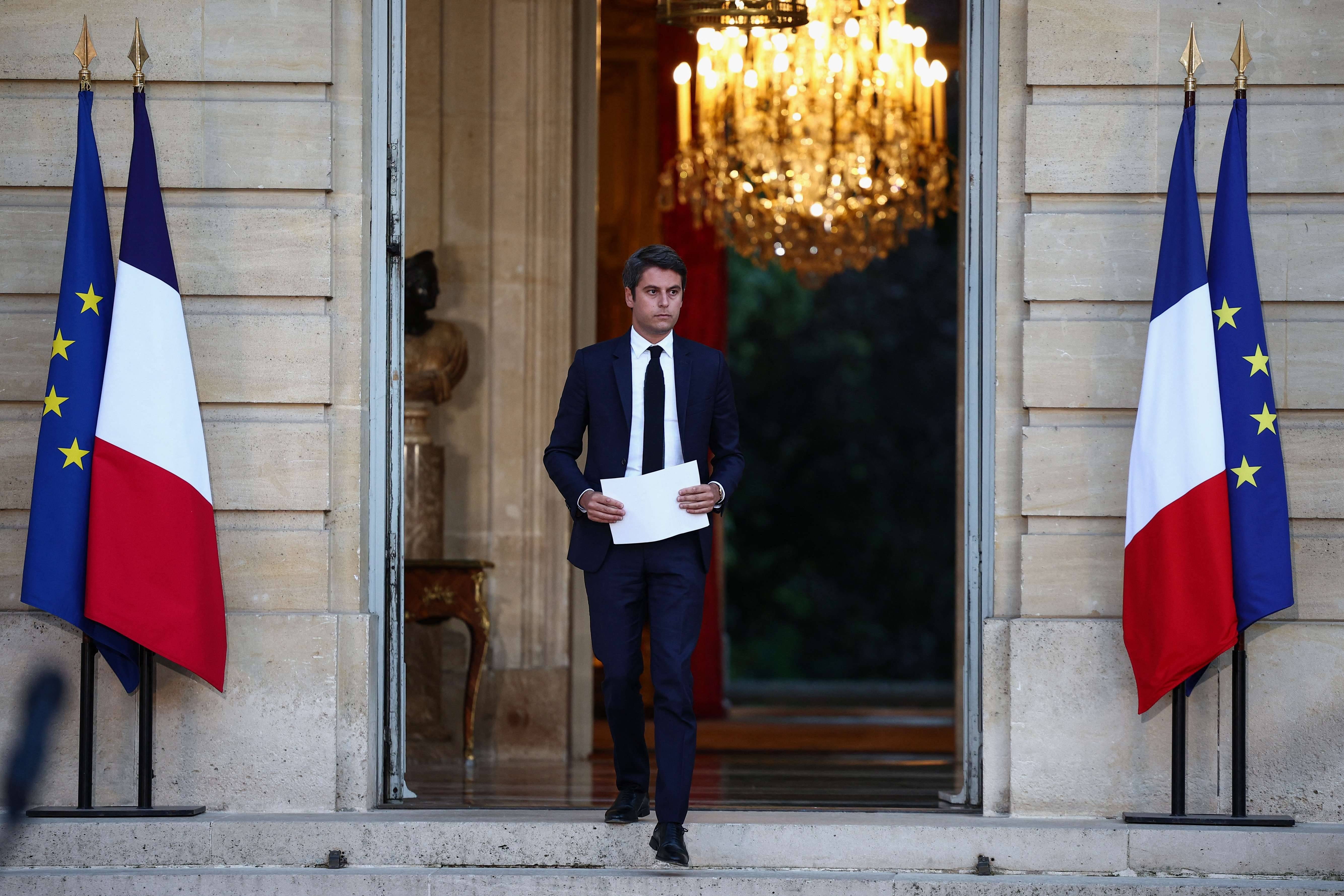 O primeiro-ministro Gabriel Attal em Paris - 7/7/2024 (Foto: Guglielmo Mangiapane/Reuters)