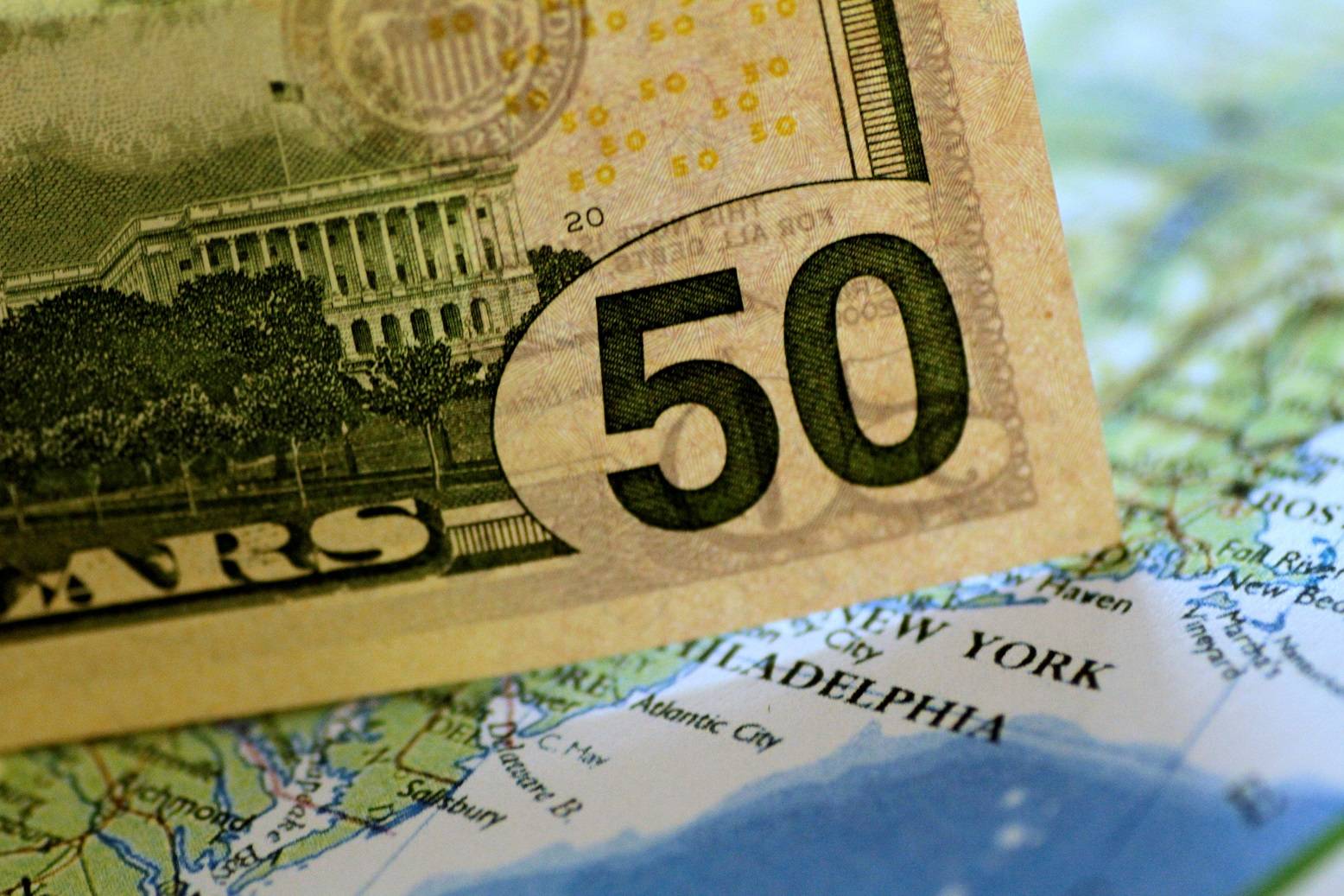Nota de dólar 22/06/2017 REUTERS/Thomas White/Ilustração