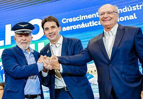 Presidente da República, Luiz Inácio Lula da Silva, durante Cerimônia de entrega de aeronave da Embraer à Azul, no Fábrica da Embraer, Hangar F300 – São José dos Campos (SP)

Foto: Ricardo Stuckert / PR