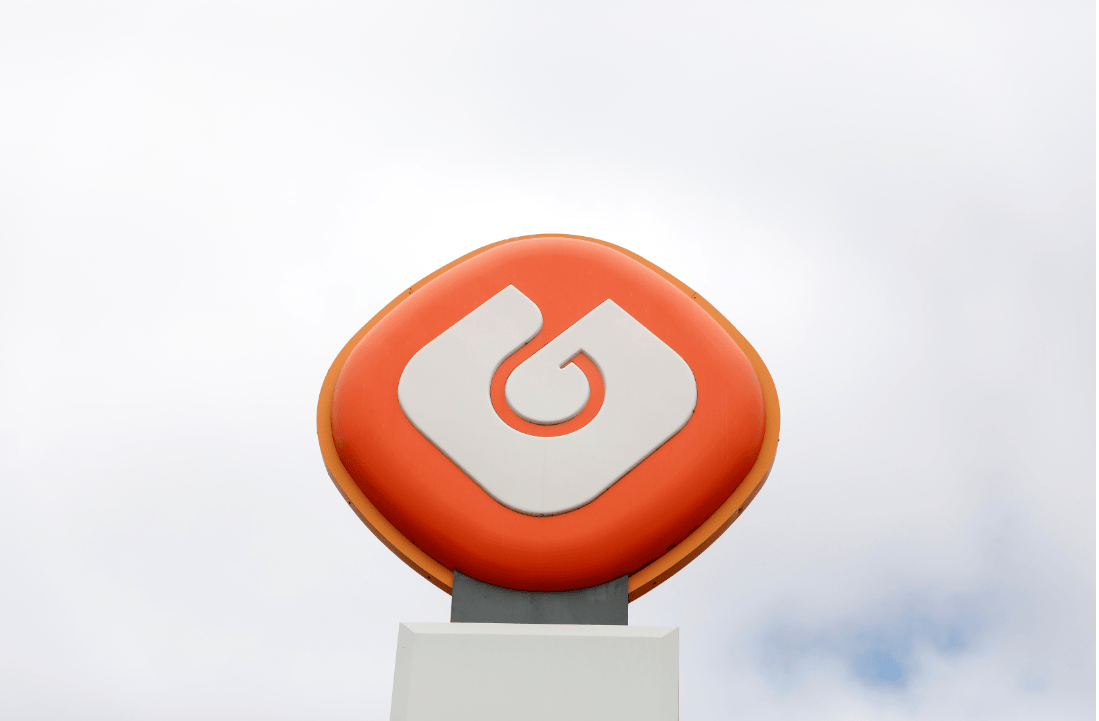 Logo da Galp em posto perto de Lisboa