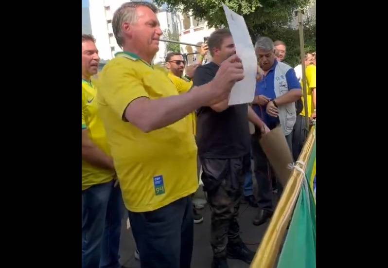 O ex-presidente Jair Bolsonaro (PL) participa de ato da pré-campanha de Alexandre Ramagem(PL) à prefeitura do Rio de Janeiro (RJ) (Foto: Reprodução/X)