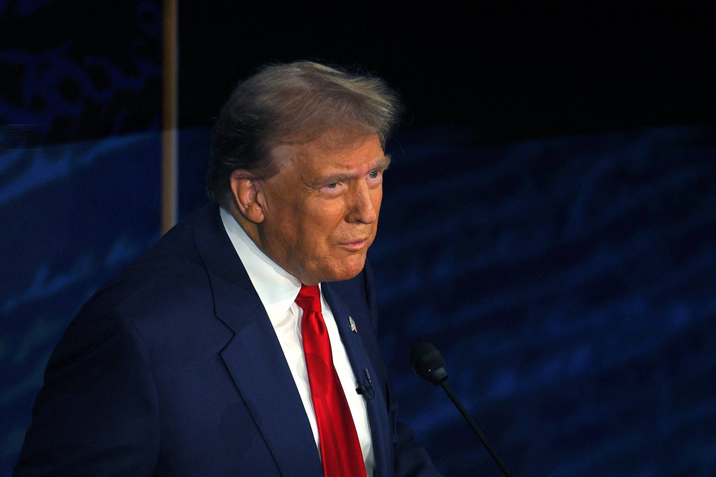 O candidato republicano à presidência, ex-presidente dos EUA Donald Trump, fala durante um debate presidencial organizado pela ABC com a candidata democrata à presidência, vice-presidente dos EUA Kamala Harris, em Filadélfia, Pensilvânia, EUA, em 10 de setembro de 2024. REUTERS/Brian Snyder.
