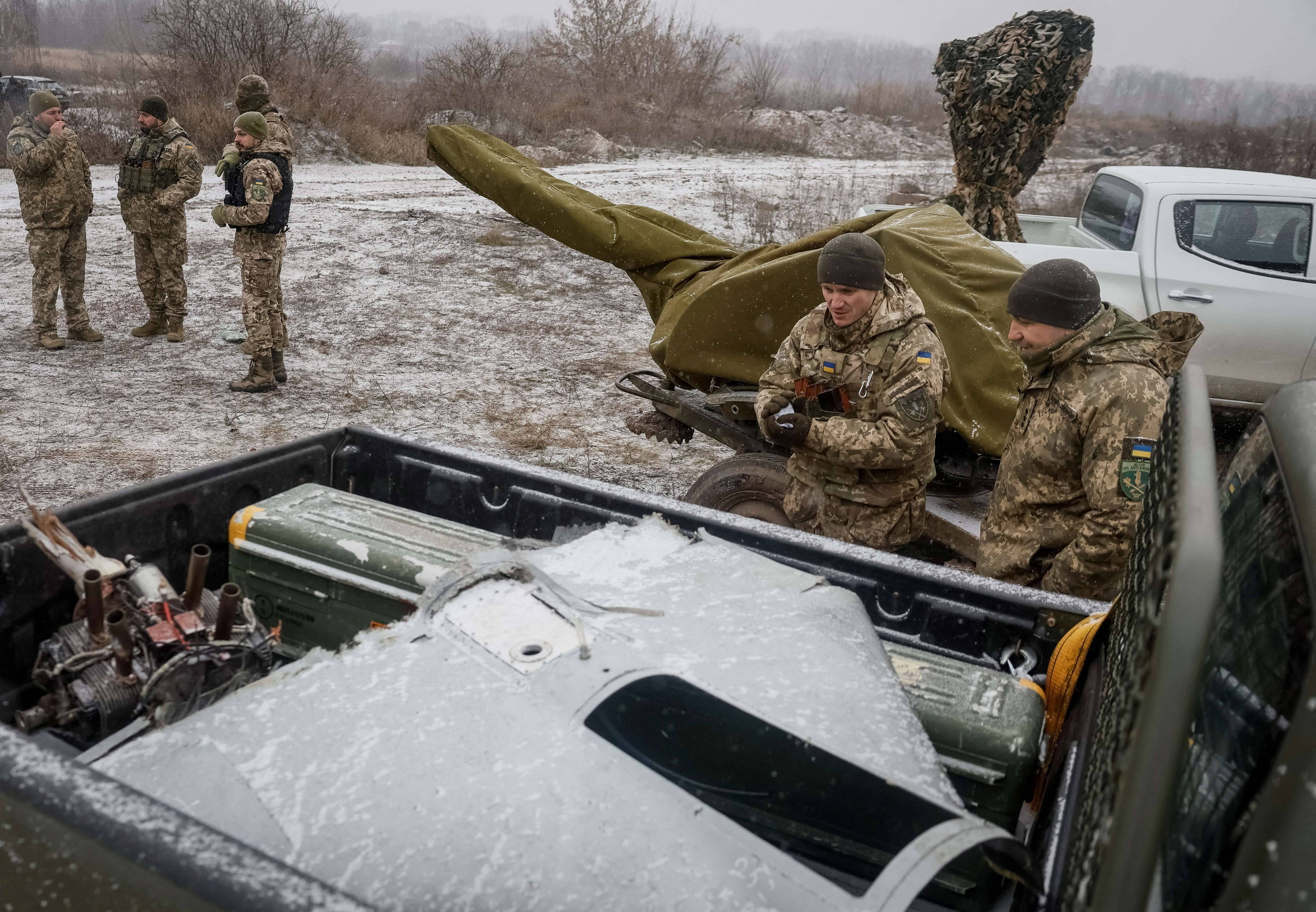 Militares ucranianos perto de Kiev (Foto: Gleb Garanich/Reuters)