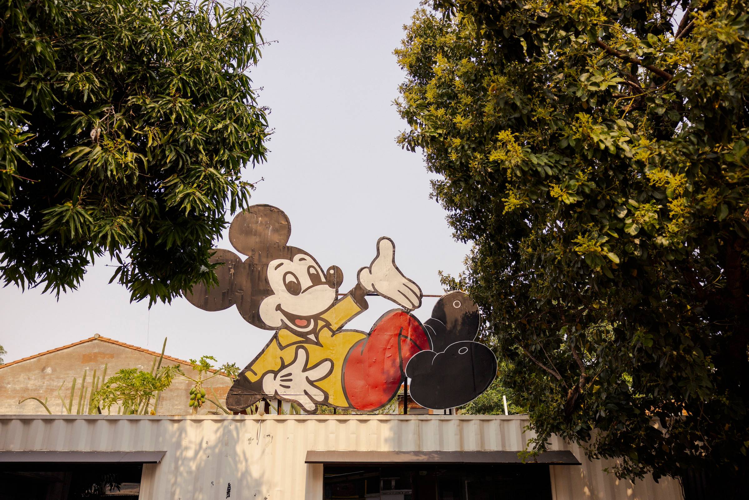 Fachada da sede da empresa Mickey, em Assunção (Maria Magdalena Arrellaga/The New York Times)