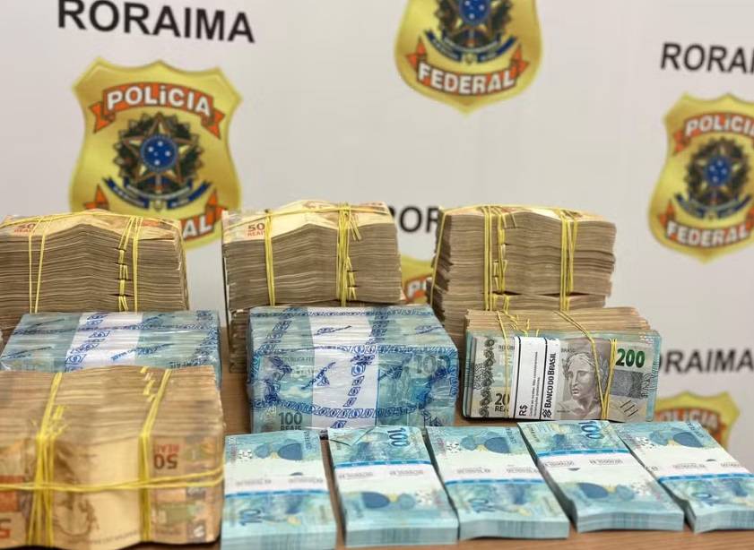 Dinheiro apreendido pela Polícia Federal (PF) em operação em Roraima (Foto: Divulgação/PF)