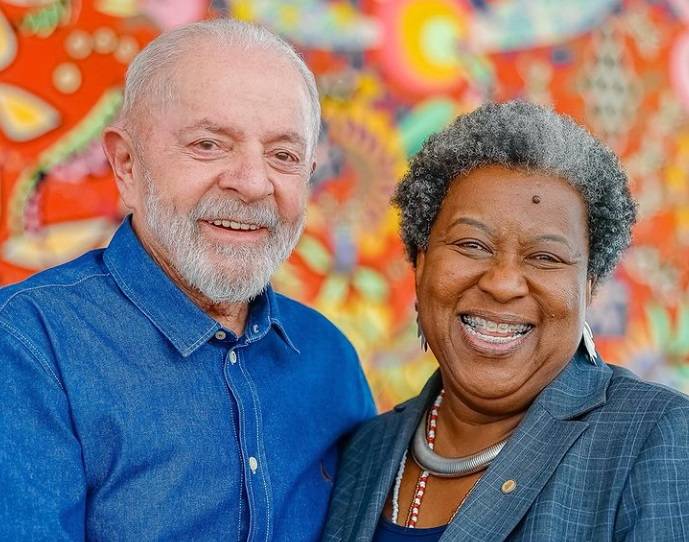 O presidente Luiz Inácio Lula da Silva (PT) e a ministra dos Direitos Humanos e da Cidadania, Macaé Evaristo (Foto: Ricardo Stuckert/PR)