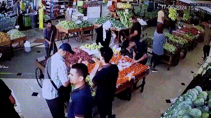 Explosões de pagers no Líbano matam ao menos 8 pessoas (Reuters)