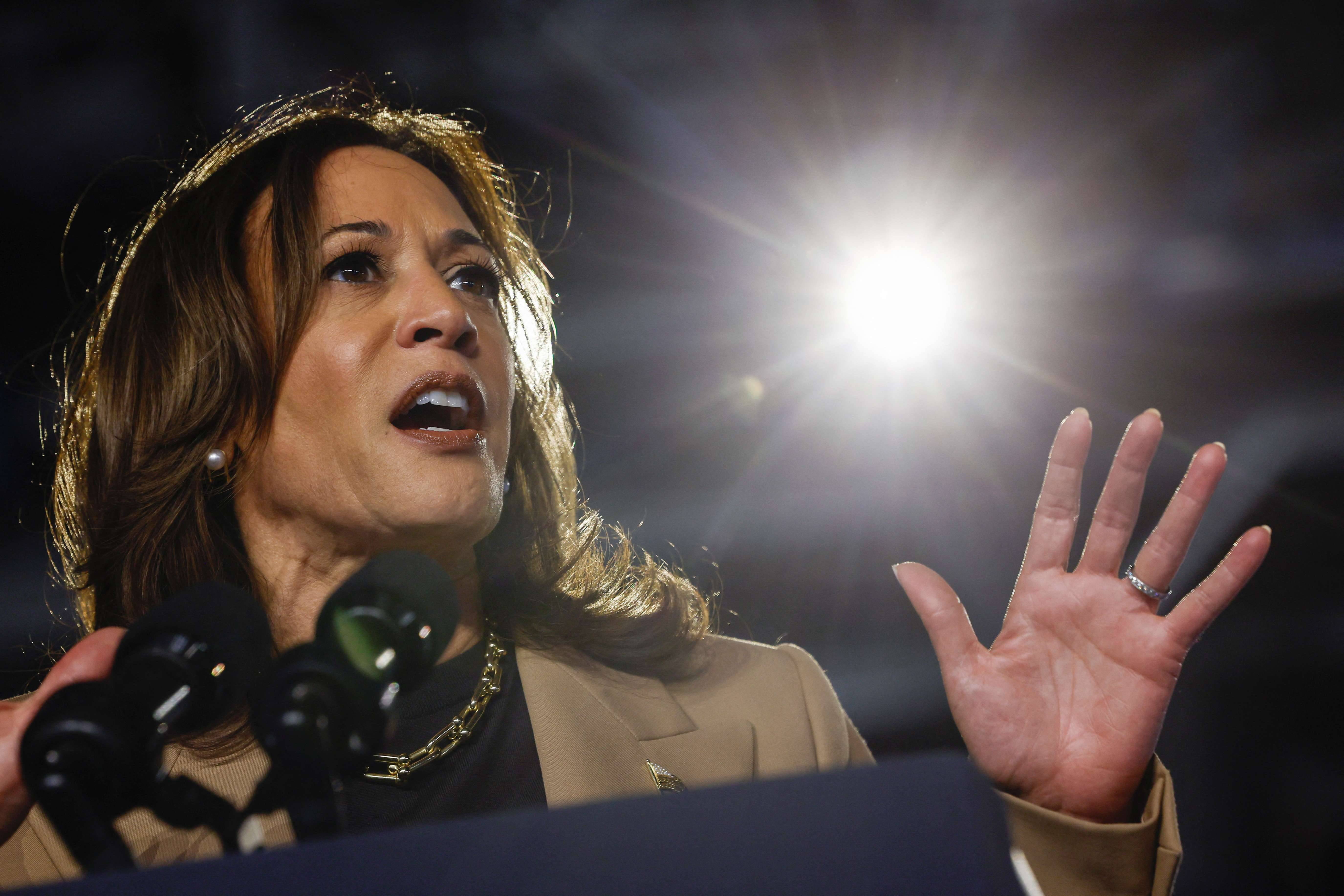 Candidata democrata à Presidência dos EUA, Kamala Harris, durante evento de campanha no Estado norte-americano do Arizona - 10/10/2024 (Foto: Evelyn Hockstein/Reuters)