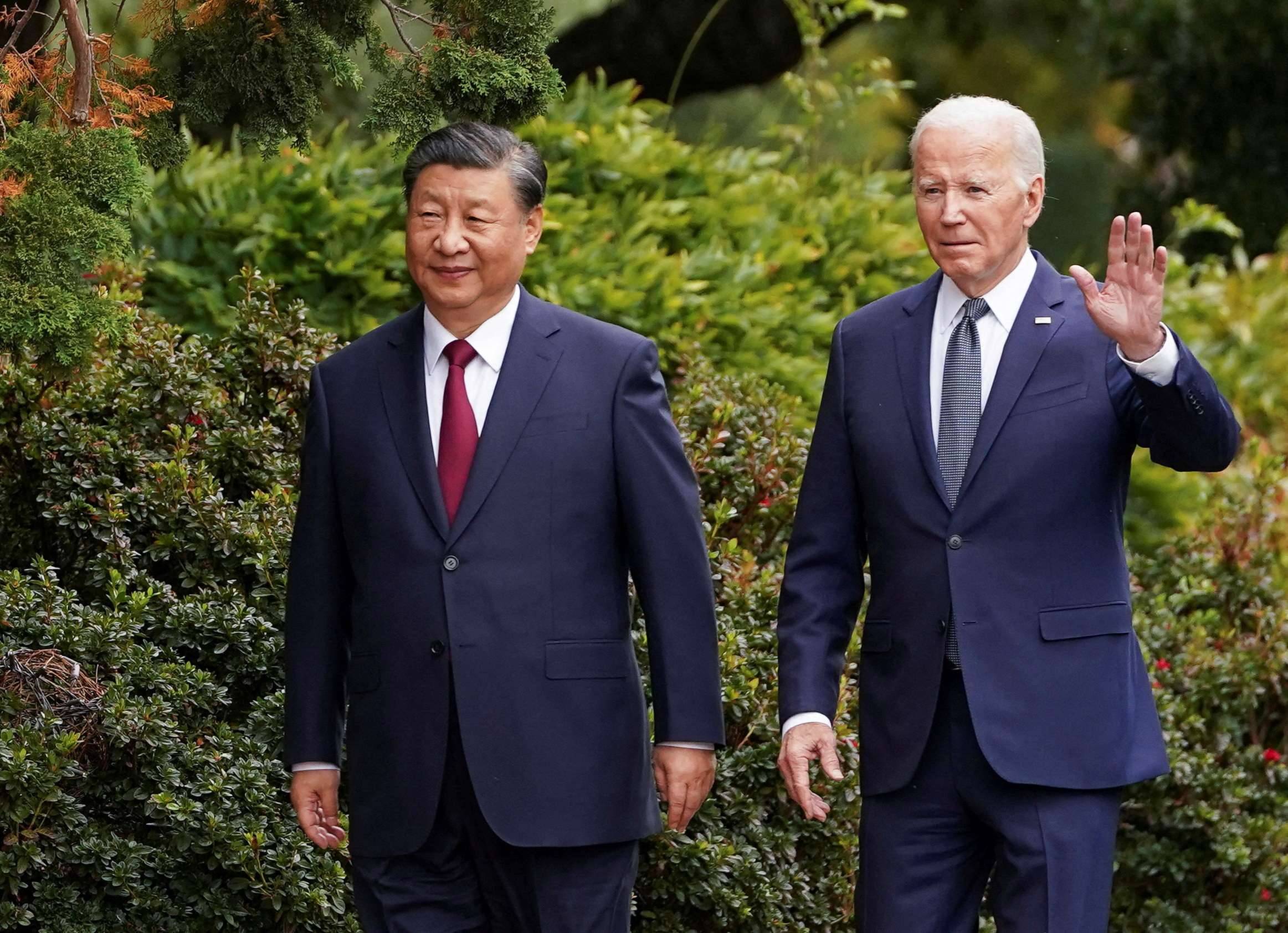 Os presidentes da China, Xi Jinping, e dos EUA, Joe Biden, durante encontro em Woodside, no Estado da Califórnia - 15/11/2023 (Foto: Kevin Lamarque/Reuters)