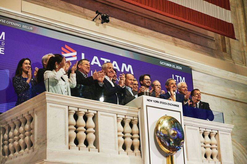 Executivos da Latam na Nyse (Foto: NYSE)