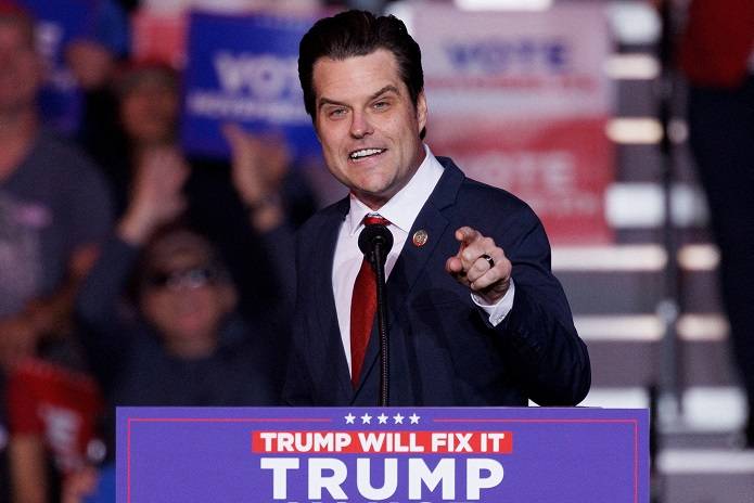 Matt Gaetz fala em um comício de Donald Trump, em Henderson, Nevada, EUA, em 31 de outubro de 2024. REUTERS/Mike Blake/Foto de Arquivo