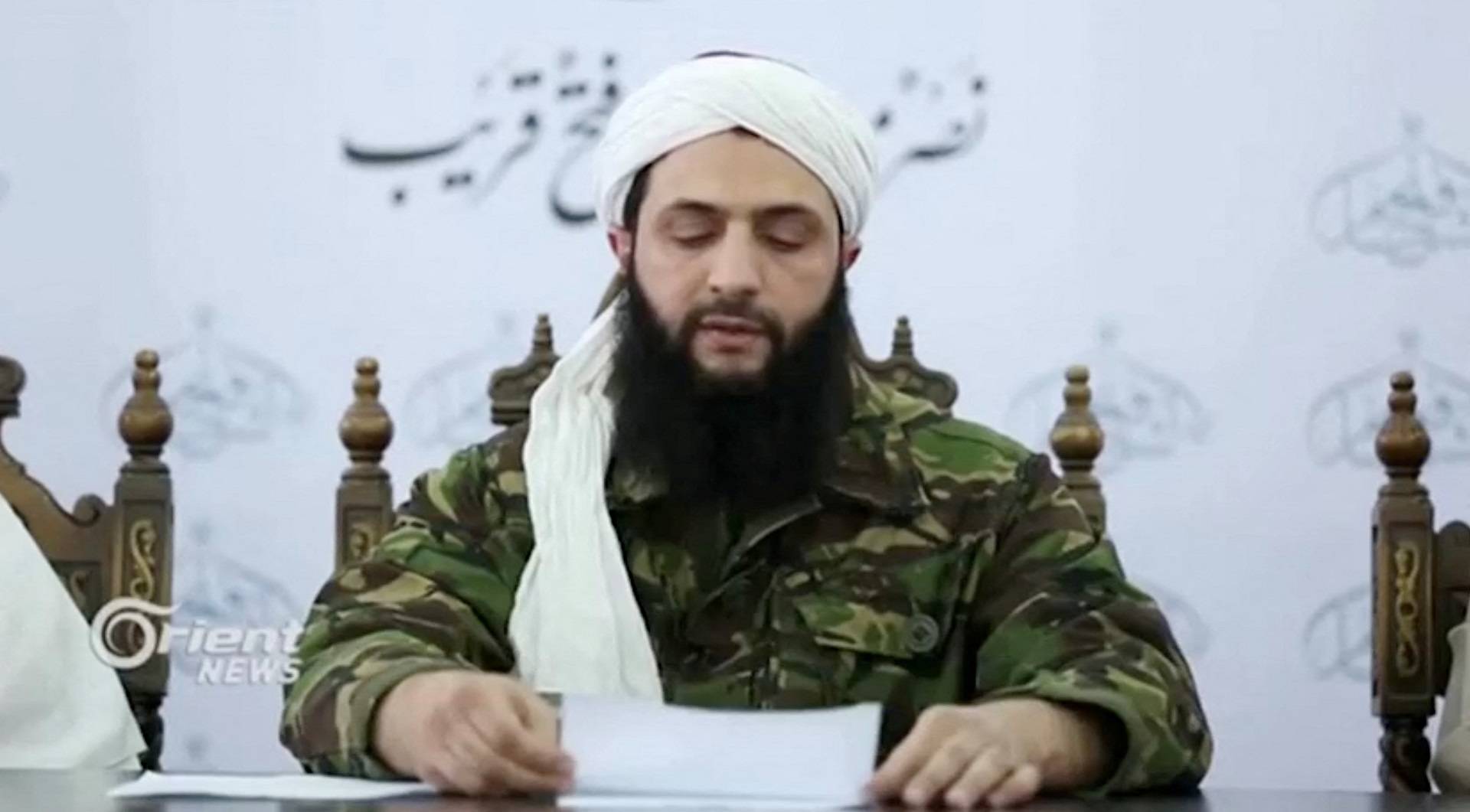 O então líder do grupo rebelde islâmico sírio Frente Nusra, Abu Mohammed al-Golani, fala em um local desconhecido nesta imagem estática de um vídeo de arquivo de 2016 obtido em 5 de dezembro de 2024. Orient TV/Reuters TV via REUTERS