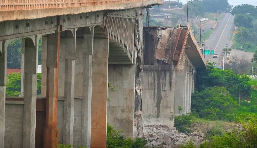 Ponte Juscelino Kubitschek, que fazia parte da BR-226 e ligava os estados do Tocantins e do Maranhão, caiu no dia 22 de dezembro (Foto: Reprodução/X)