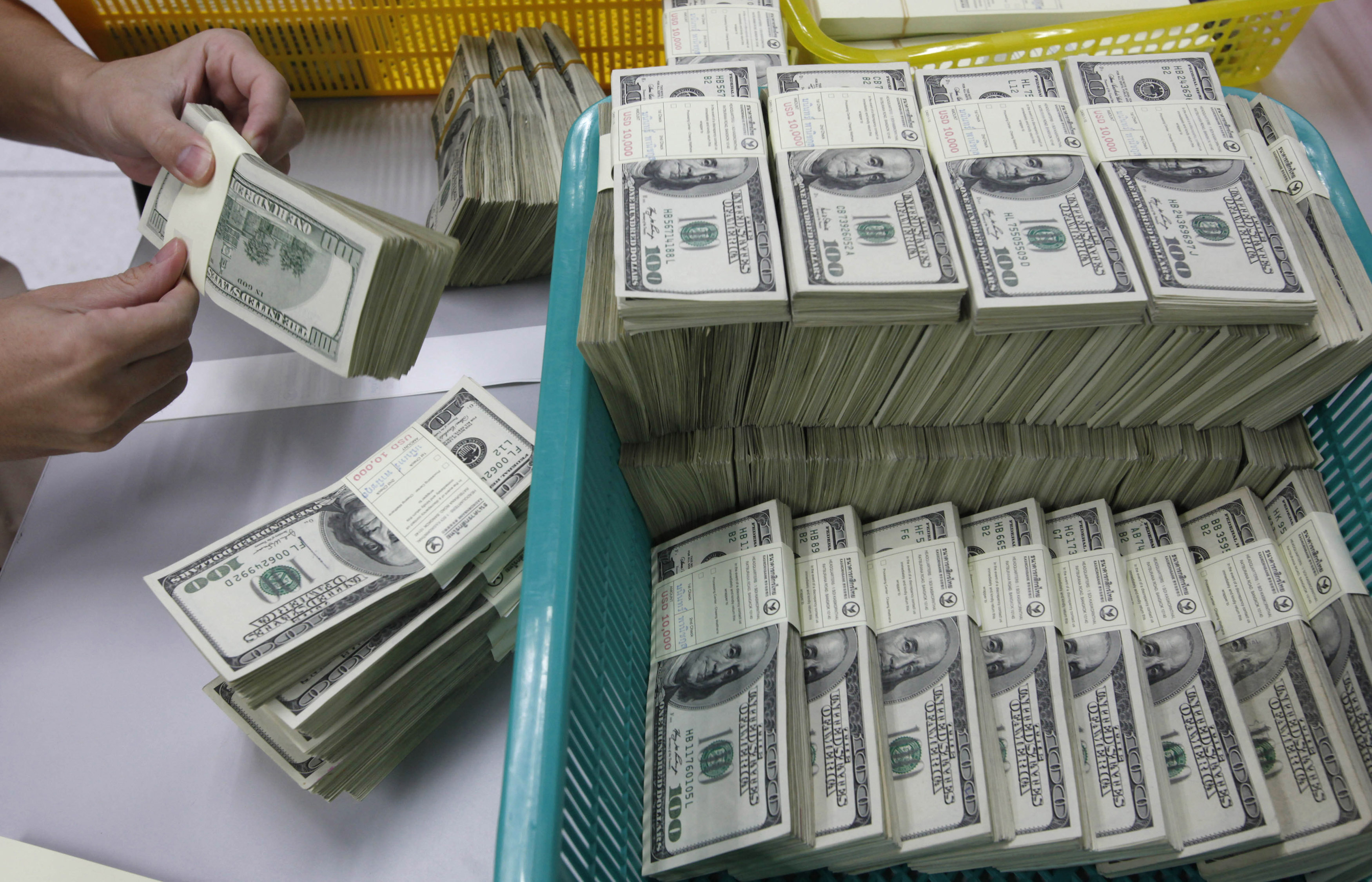 Notas de dólar
REUTERS/Sukree Sukplang
