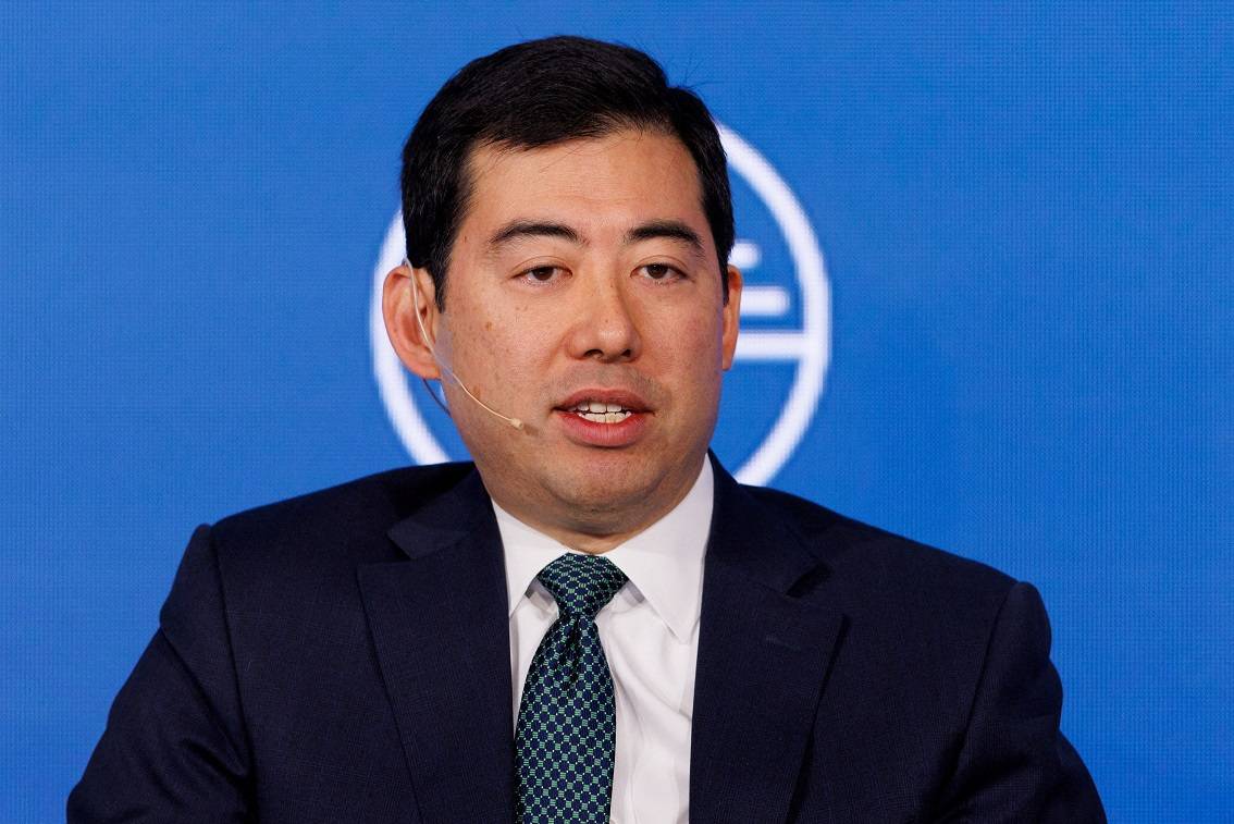 Mark Uyeda, comissário da Comissão de Valores Mobiliários dos EUA (SEC), fala na Conferência Global do Instituto Milken de 2023 em Beverly Hills, Califórnia, EUA, em 2 de maio de 2023. REUTERS/Mike Blake/Foto de Arquivo