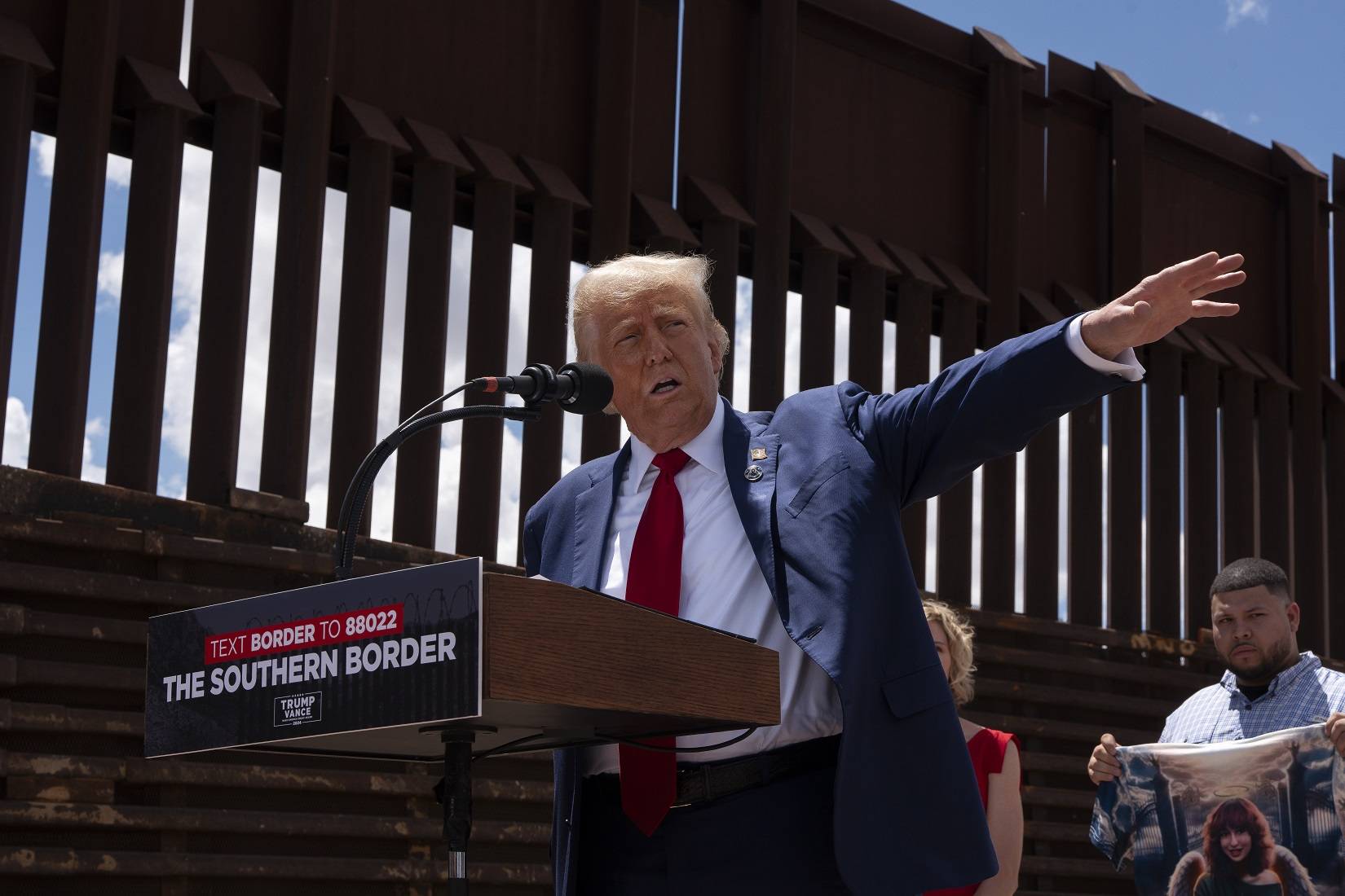 Donald Trump fala na fronteira entre os EUA e o México no Arizona em 22 de agosto de 2024.

Fotógrafa: Rebecca Noble/Getty Images