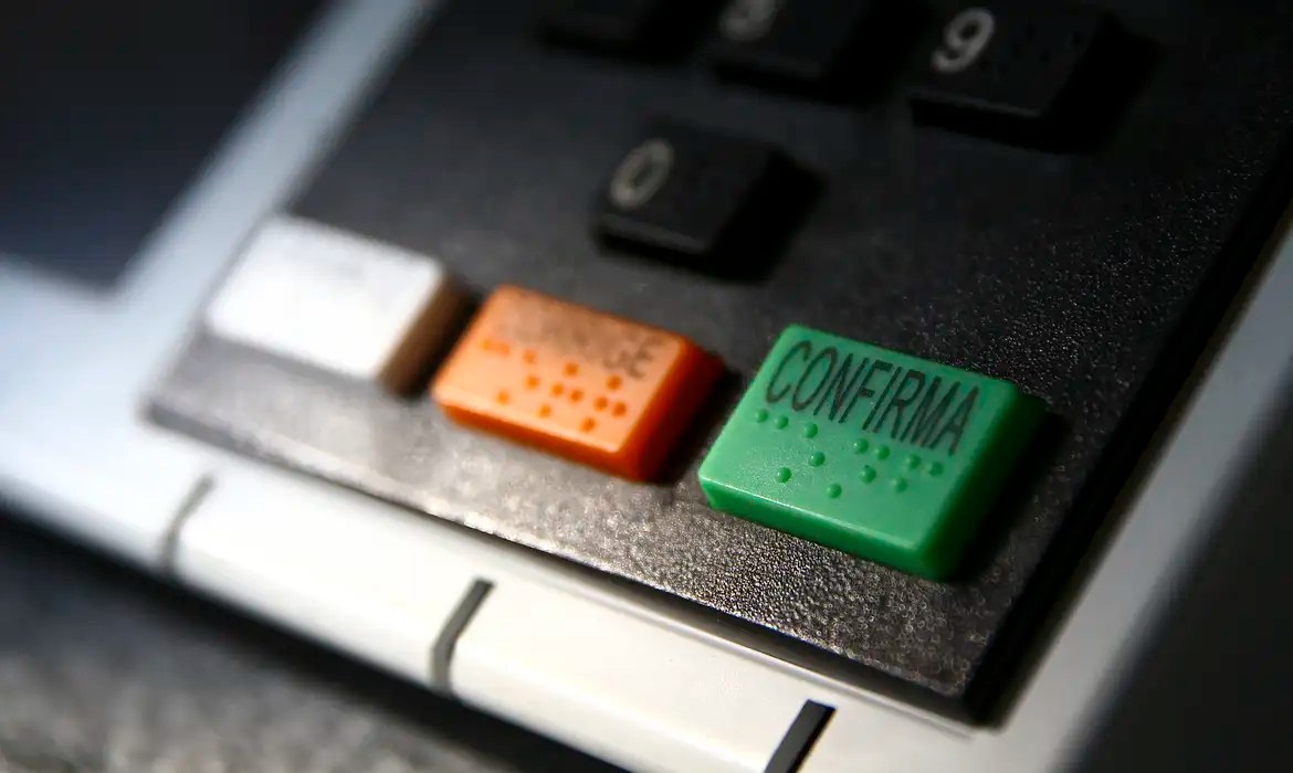 Primeiro turno de 2026 tem maior abstenção desde 1998 com mais de 33 milhões ausentes