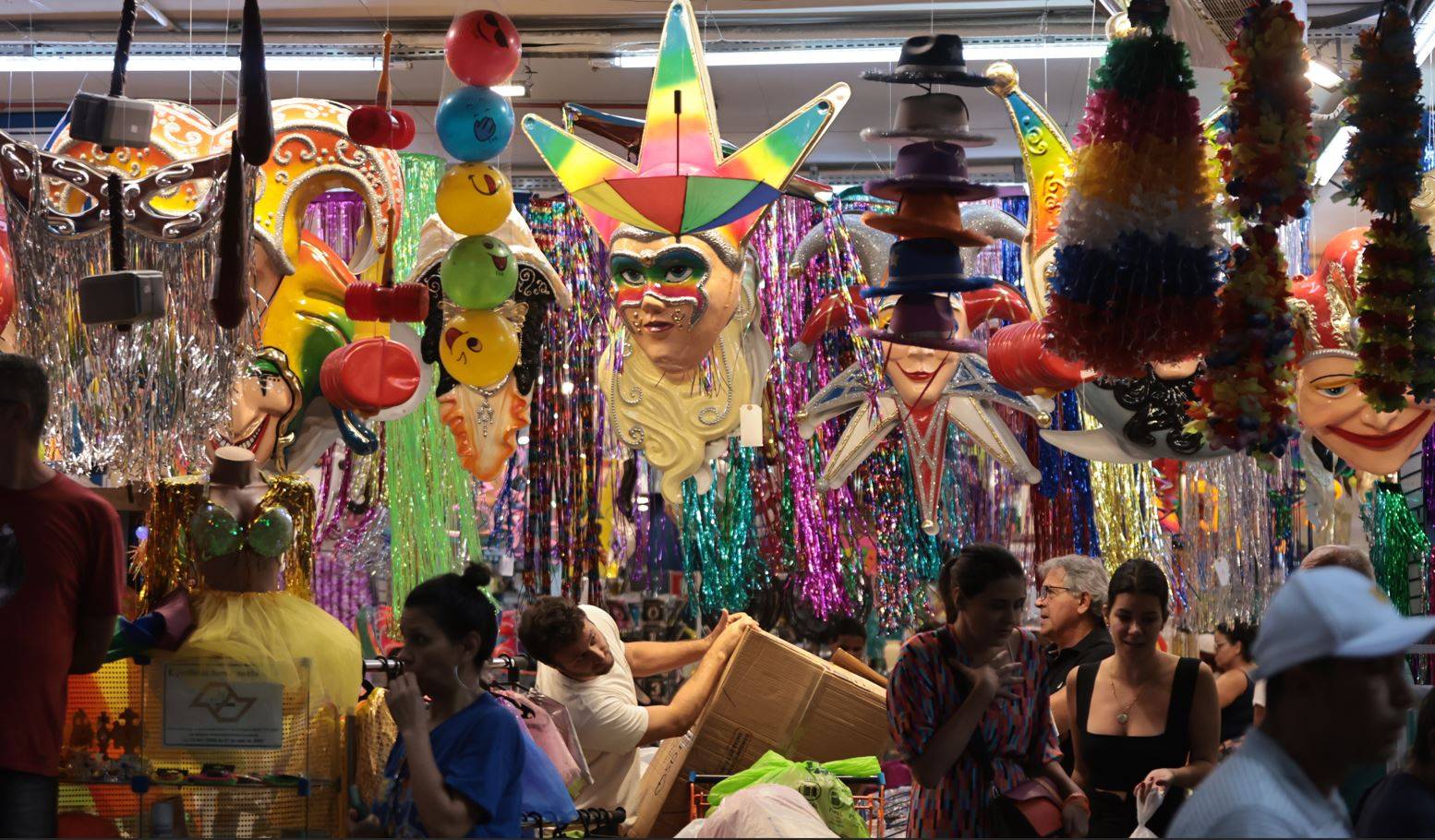 Custo para curtir o Carnaval aumentou, e a inflação do período afeta desde o transporte até a alimentação e hospedagem (Foto: Paulo Pinto/Agência Brasil)