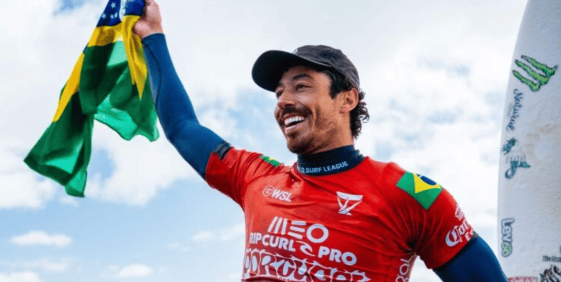 Yago Dora supera Italo Ferreira e é campeão da etapa de Peniche da WSL - GP1 (Foto: Manel Geada/World Surf League)
