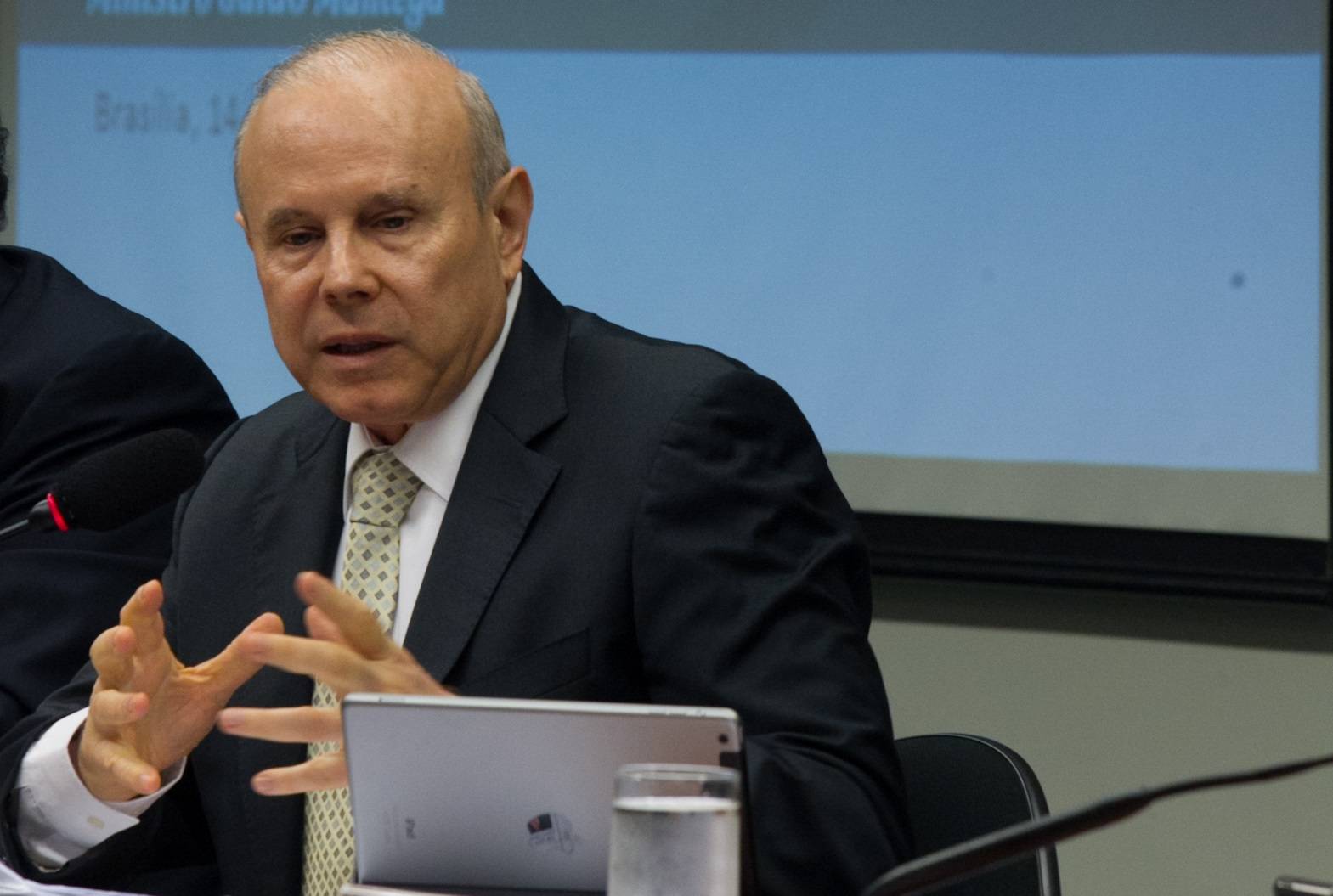 Brasília, DF, 14/05/2014. O então ministro da Fazenda, Guido Mantega (Foto: ED FERREIRA/ESTADÃO CONTEÚDO)