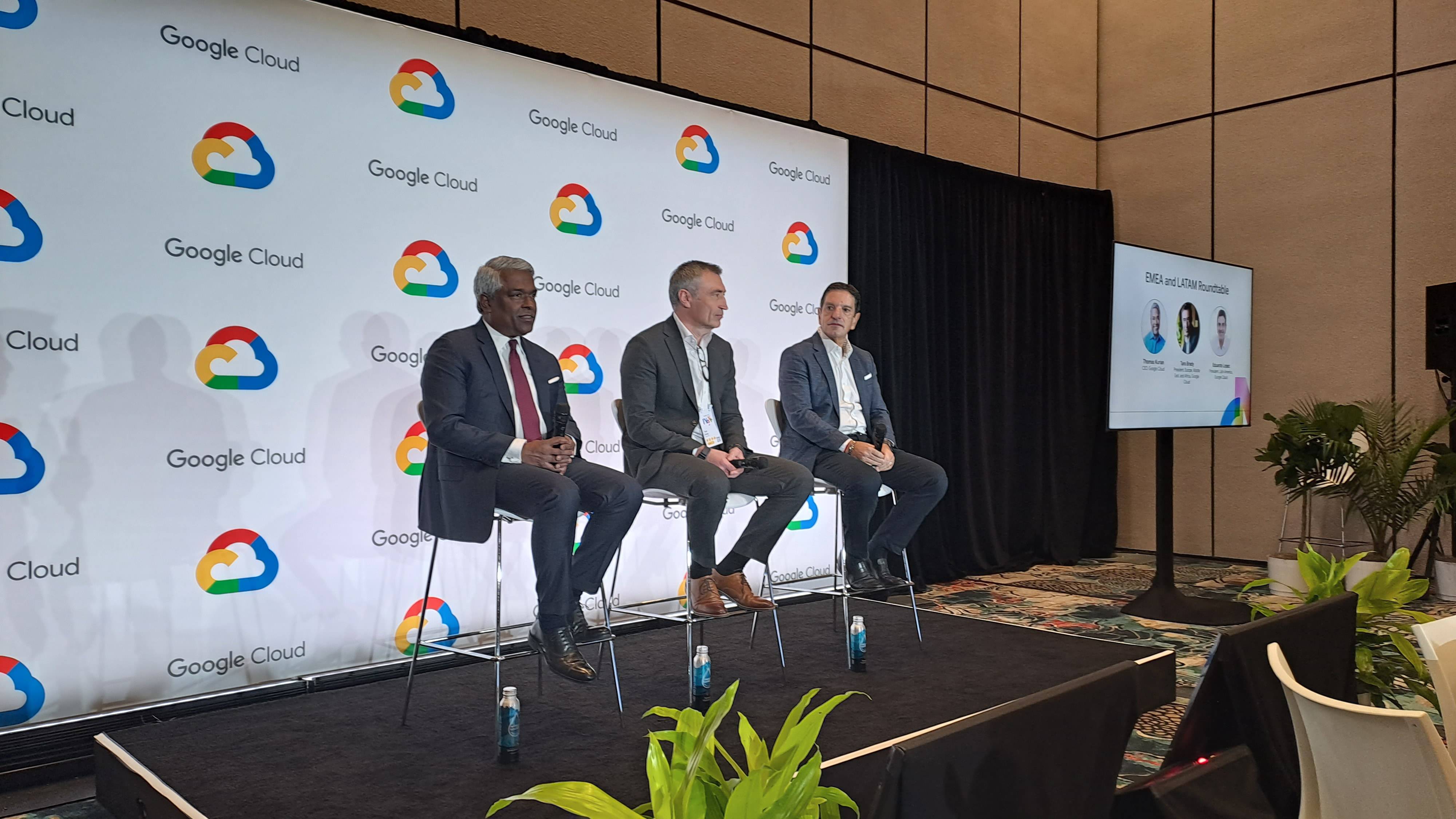 Thomas Kurian, CEO do Google Cloud; Tara Brady, presidente do Google Cloud EMEA; Eduardo Lopez, vice-presidente do Google Cloud Latam (Foto: Iuri Santos/InfoMoney)
