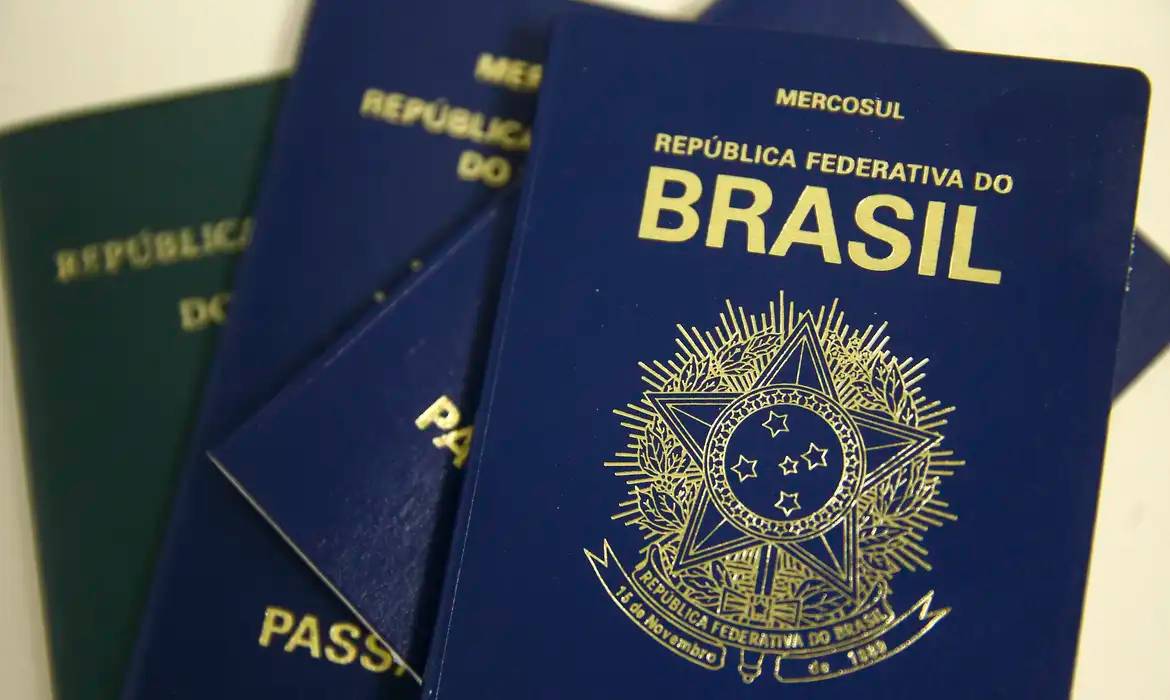 Passaporte brasileiro (Foto: Marcelo Camargo/Agência Brasil)
