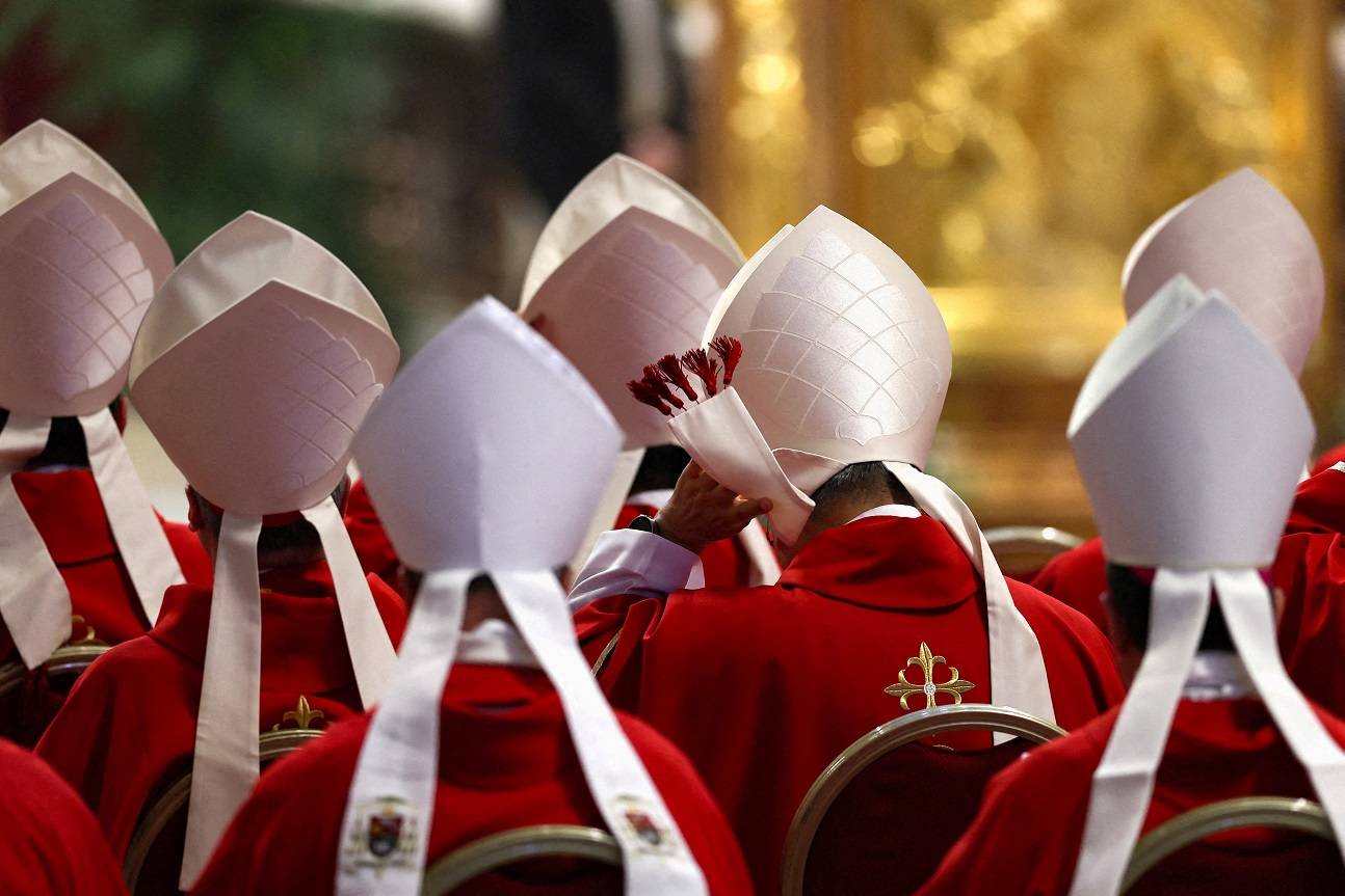 Cardeais durante missa no Vaticano
 1/5/2025   REUTERS/Amanda Perobelli
