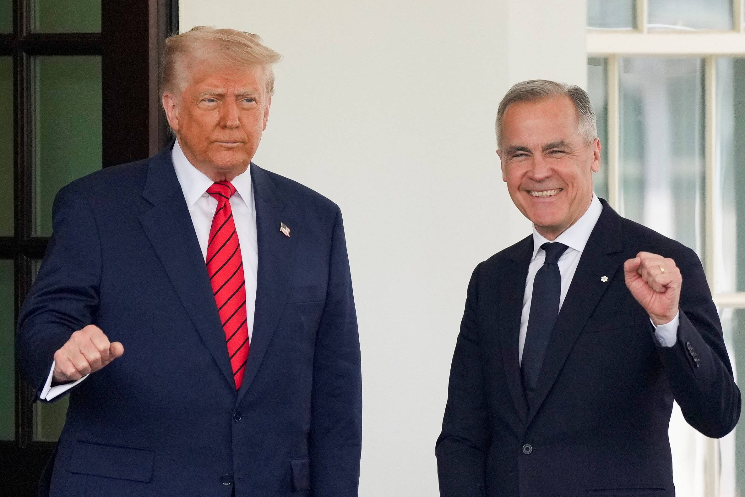 O presidente dos EUA, Donald Trump, e o primeiro-ministro canadense, Mark Carney, durante encontro na Casa Branca em Washington, D.C., EUA
06/05/2025
REUTERS/Kent Nishimura