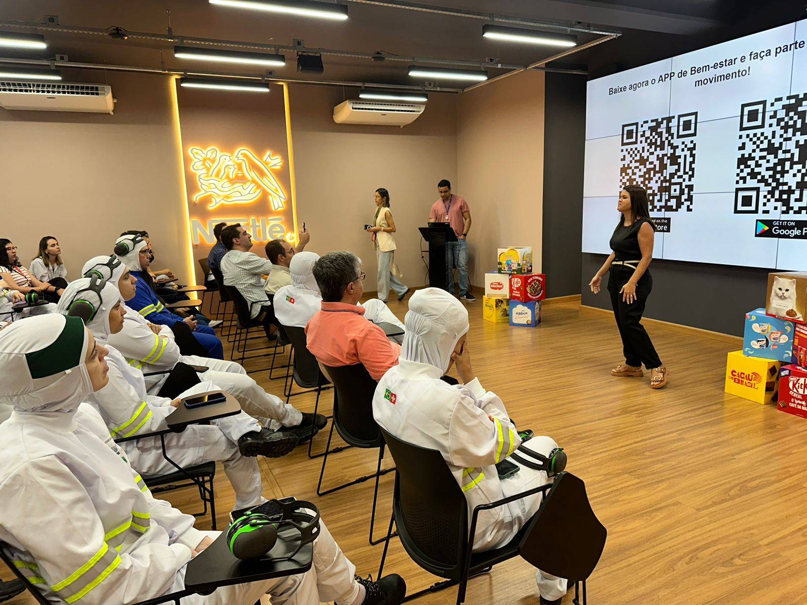 Funcionários da Nestlé fazem treinamento sobre bem-estar e saúde mental. (Foto: Divulgação/Nestlé)