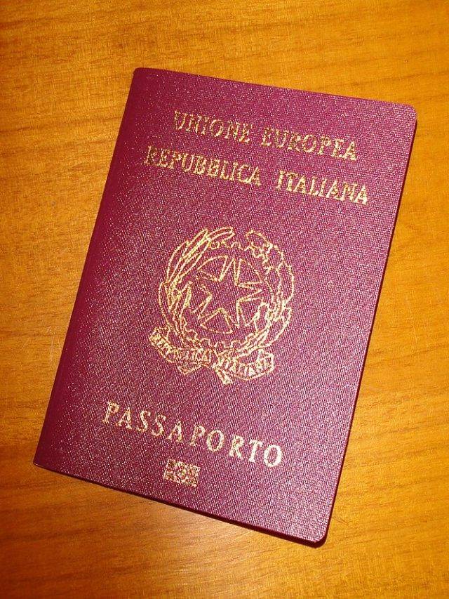 Passaporte Italiano. Imagem: Reza luke via Wiki Commons