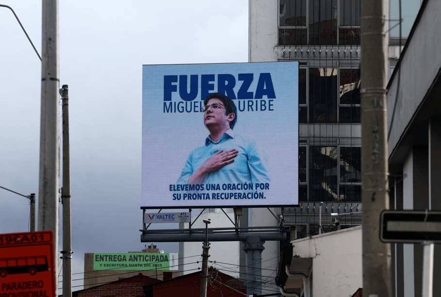 Imagem do senador Miguel Uribe em Bogotá