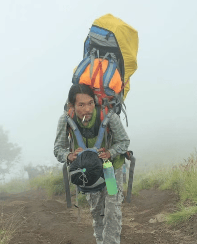 Agam, montanhista voluntário relata resgate de brasileira na Indonésia: 'Fiz o que pude' — Foto: Reprodução