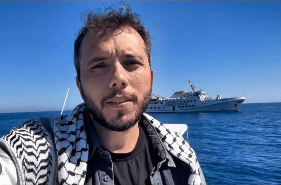 Imagem de Thiago Ávila em embarcação