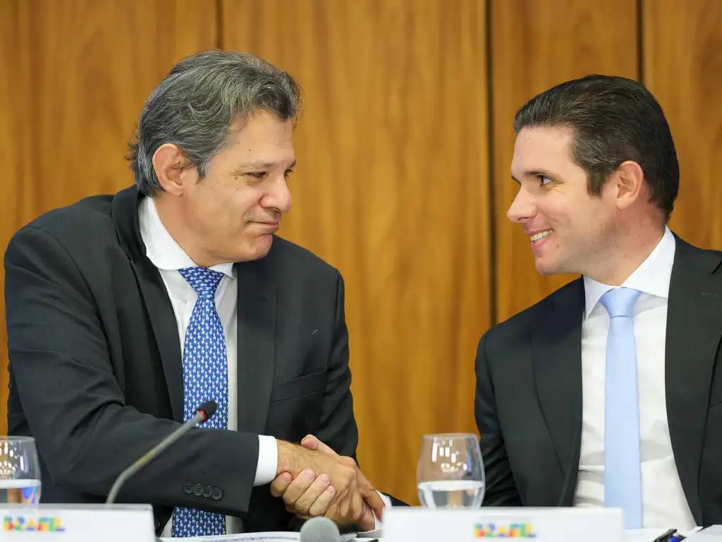 Ministro da Fazenda, Fernando Haddad, e o presidente da Câmara dos Deputados, Hugo Motta (Foto:
Fabio Rodrigues-Pozzebom/ Agência Brasil)