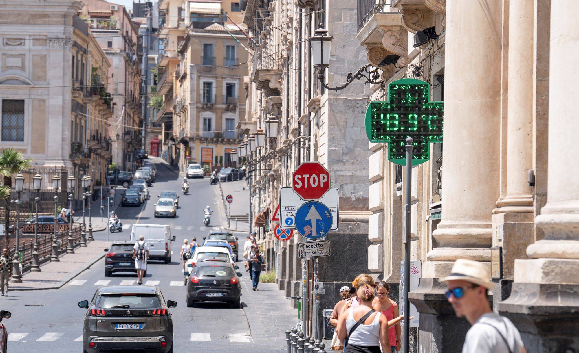 Rua de Catania, na Itália, em julho de 2025 (Foto: REUTERS/Marco Restivo)