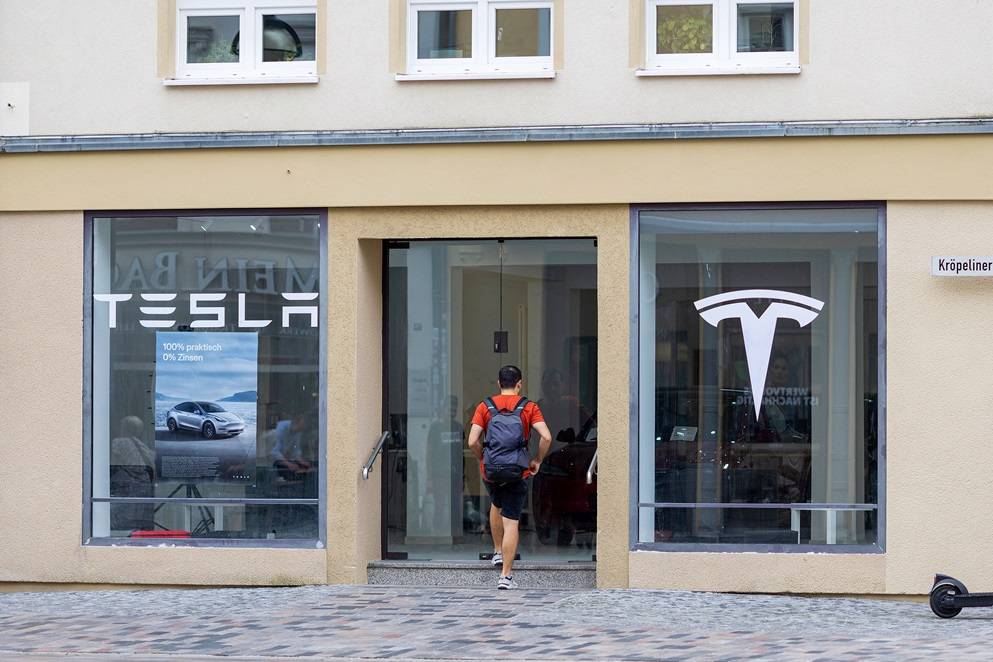 Concessionária da Tesla Inc. em Rostock, Alemanha.

Fotógrafo: Krisztian Bocsi/Bloomberg