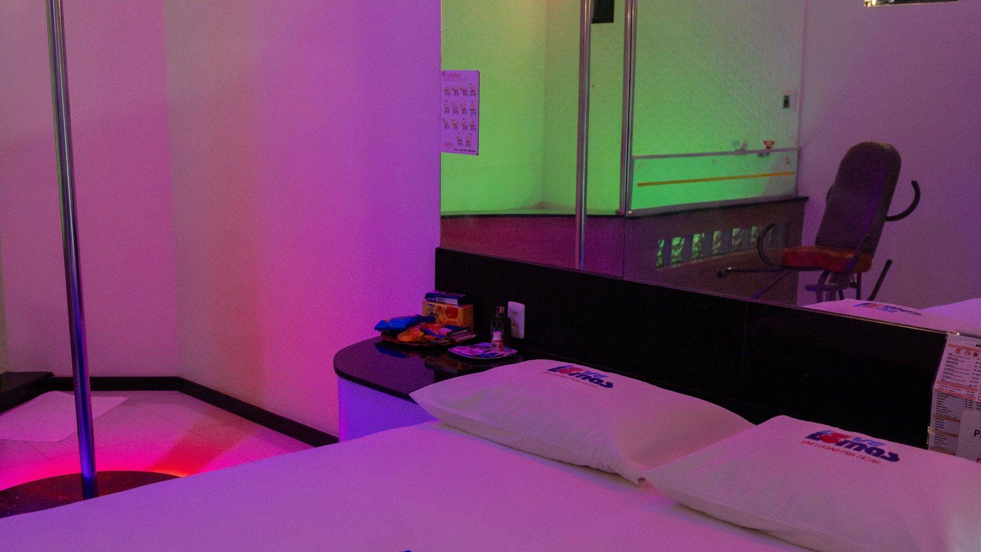 Um quarto no motel Love Lomas, atualmente em reforma, na cidade de Belém, Brasil, 24 de junho de 2025. (María Magdalena Arréllaga/The New York Times)