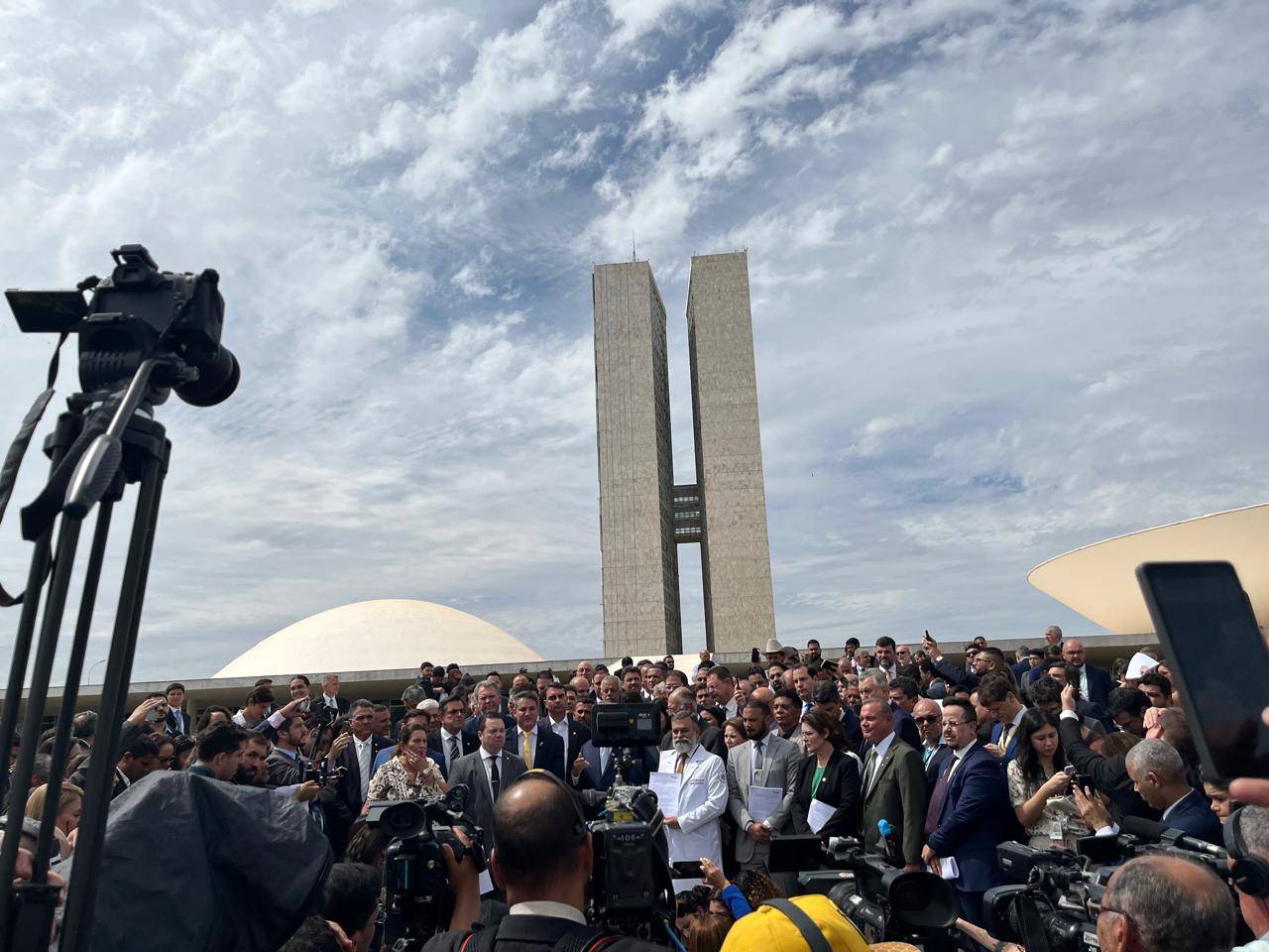 Parlamentares defendem Bolsonaro
