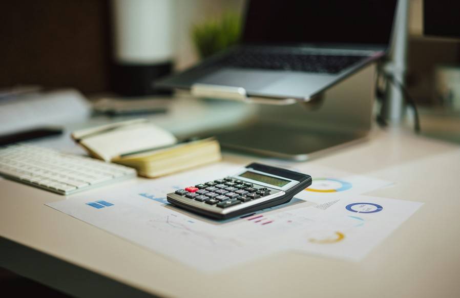 Contas, dívida, orçamento, gastos, finanças