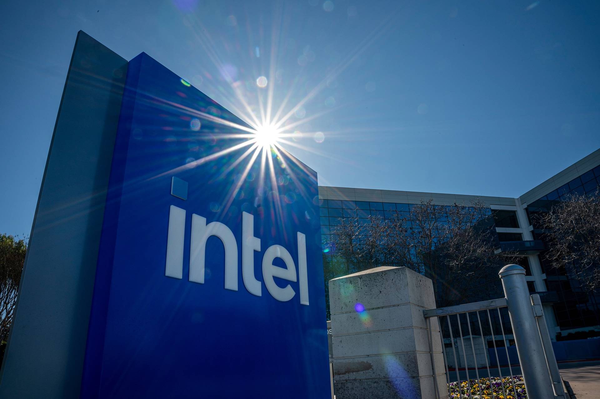 Intel headquarters in Santa Clara, California. Photographer: David Paul Morris/Bloomberg