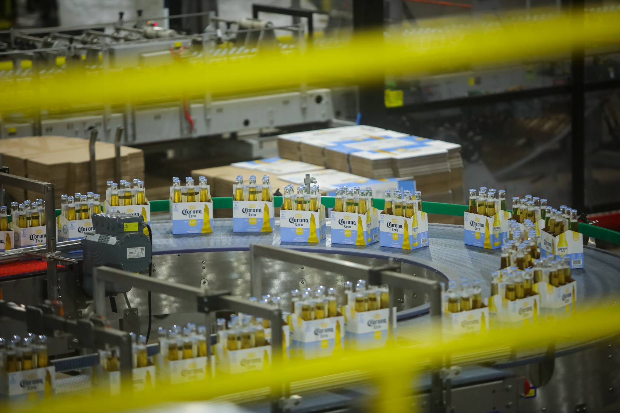 Ambev, dona da cerveja Corona,
