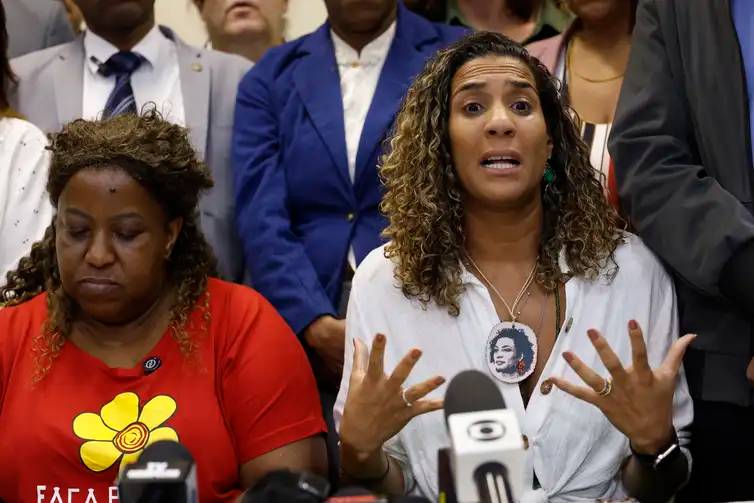 Ministras dos Direitos Humanos e da Cidadania, Macaé Evaristo, e da Igualdade Racial, Anielle Franco