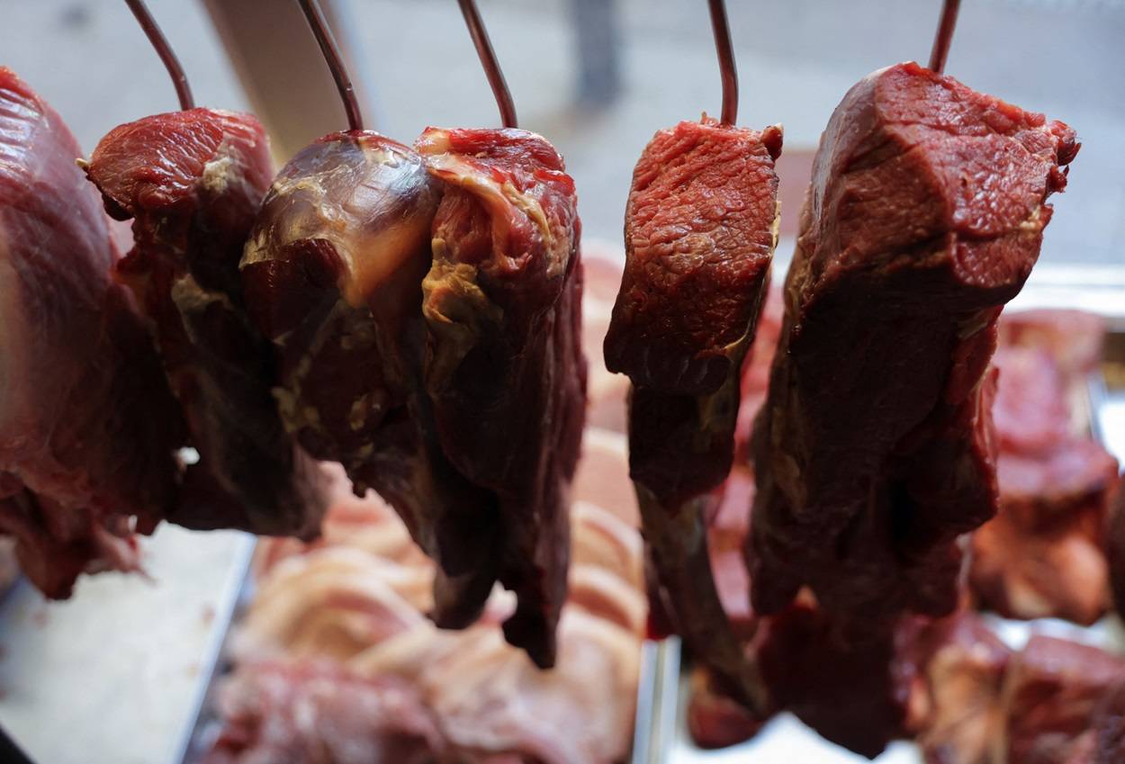 Pedaços de carne em açougue no Rio de Janeiro
26/11/2024 REUTERS/Ricardo Moraes