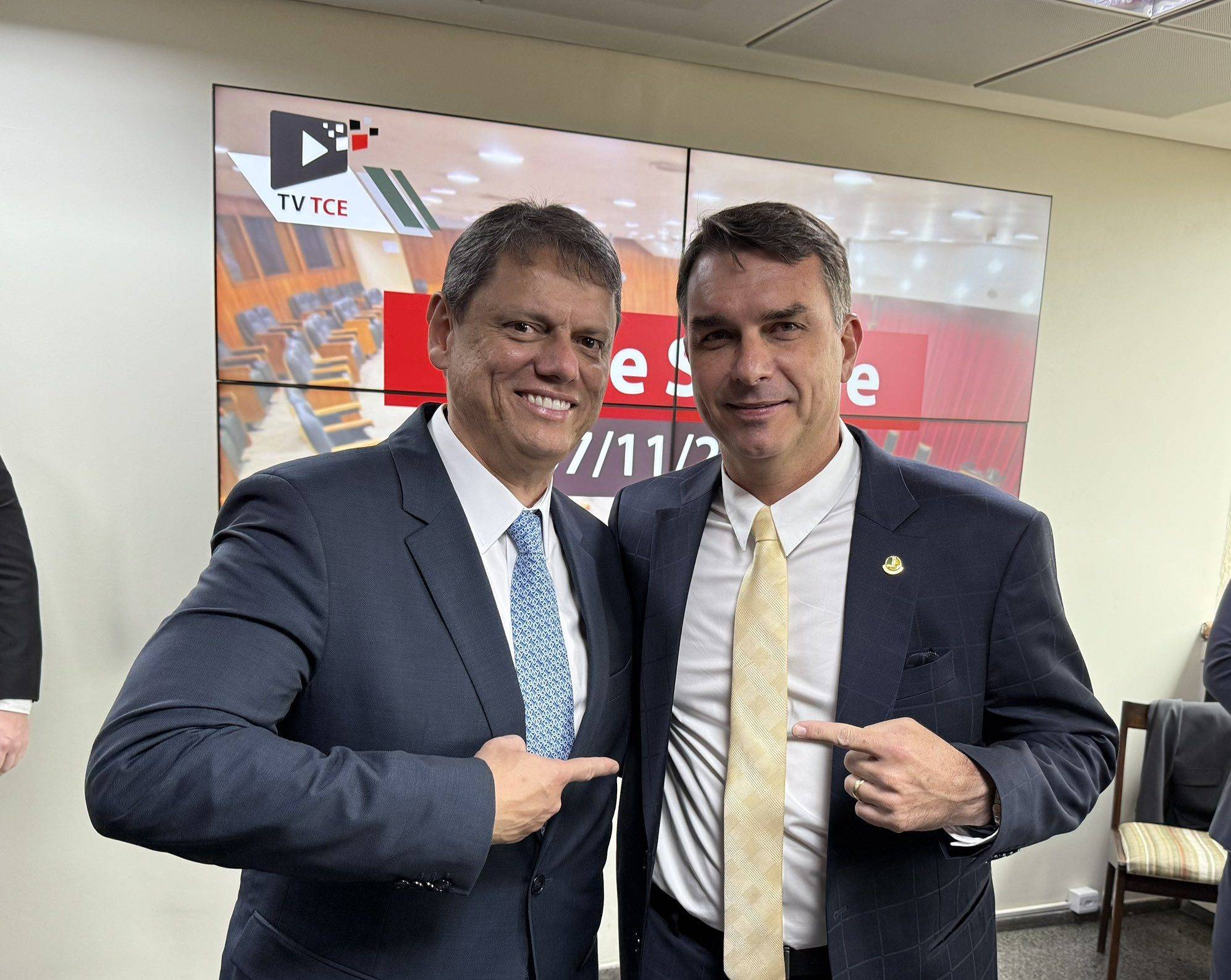 Foto: Reprodução/Twitter Flávio Bolsonaro