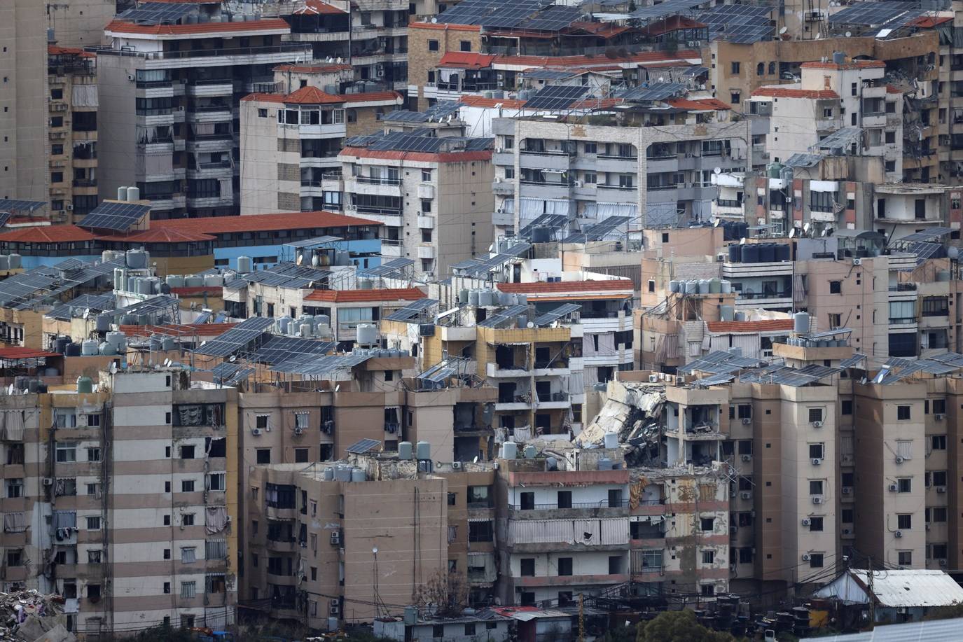 30 de março de 2026 - Prédios danificados no subúrbio de Beirute, Líbano, como consequência de ataques de Israel. Foto: REUTERS/Amr Abdallah Dalsh
