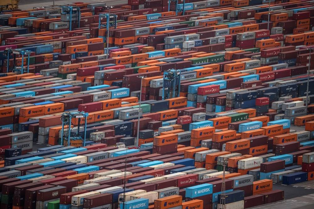 Contêineres de carga no cais do porto de Barcelona, na Espanha. Fotógrafo: Angel Garcia/Bloomberg
