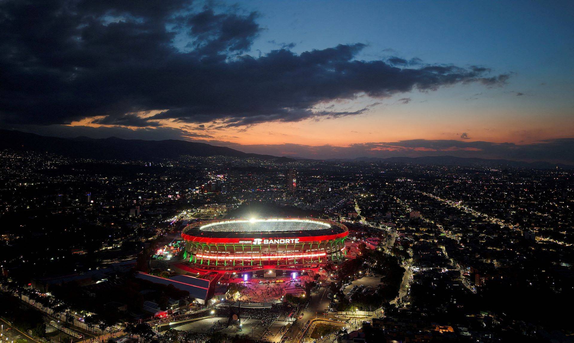 Visão aérea feita por drone mostra o Estádio Azteca, oficialmente renomeado Estádio Banorte, em preparação para a Copa do Mundo FIFA de 2026 - 28/03/2026 (Foto: REUTERS/Luis Cortes)