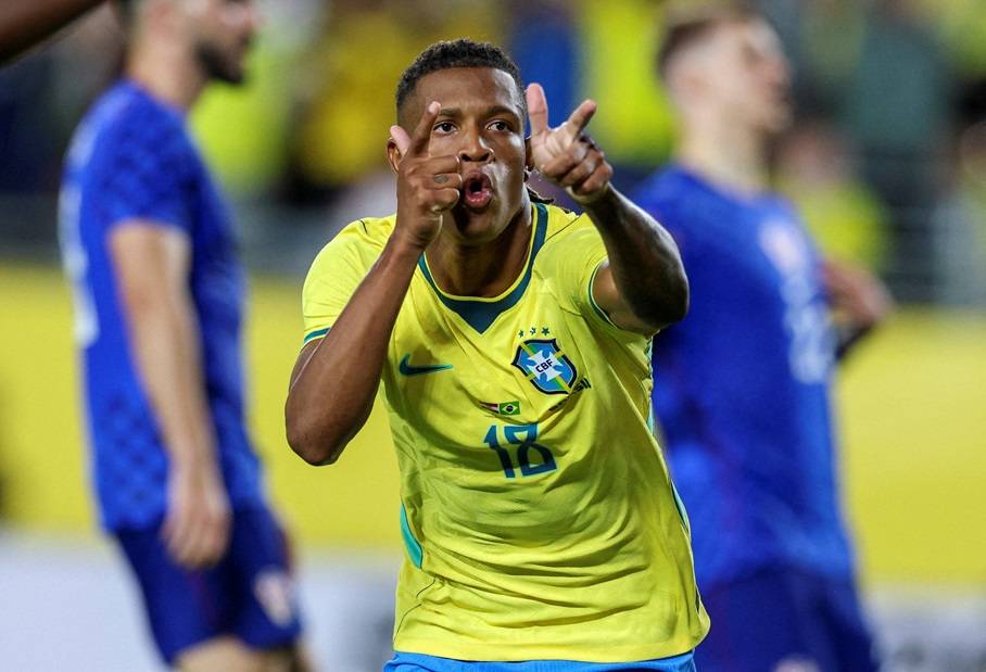 31 de março de 2026, Orlando, Flórida, EUA; o meio-campista brasileiro Danilo (18) comemora após marcar um gol contra a Croácia no primeiro tempo de amistoso internacional no Camping World Stadium. Crédito obrigatório: Nathan Ray Seebeck – Imagn Images — TPX IMAGES OF THE DAY.
